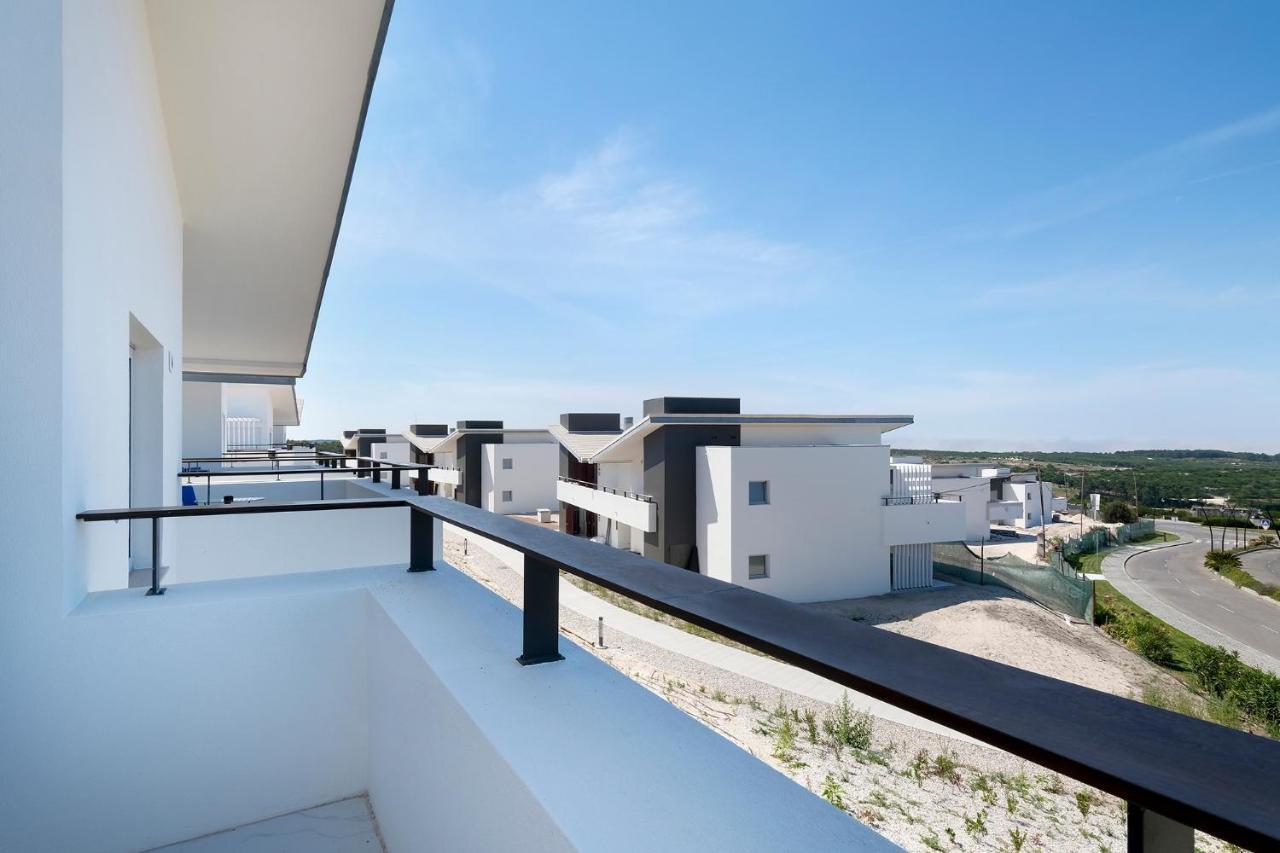 Royal Obidos Scenic Resort Praia del Rei المظهر الخارجي الصورة View from the balcony of a house in the complex