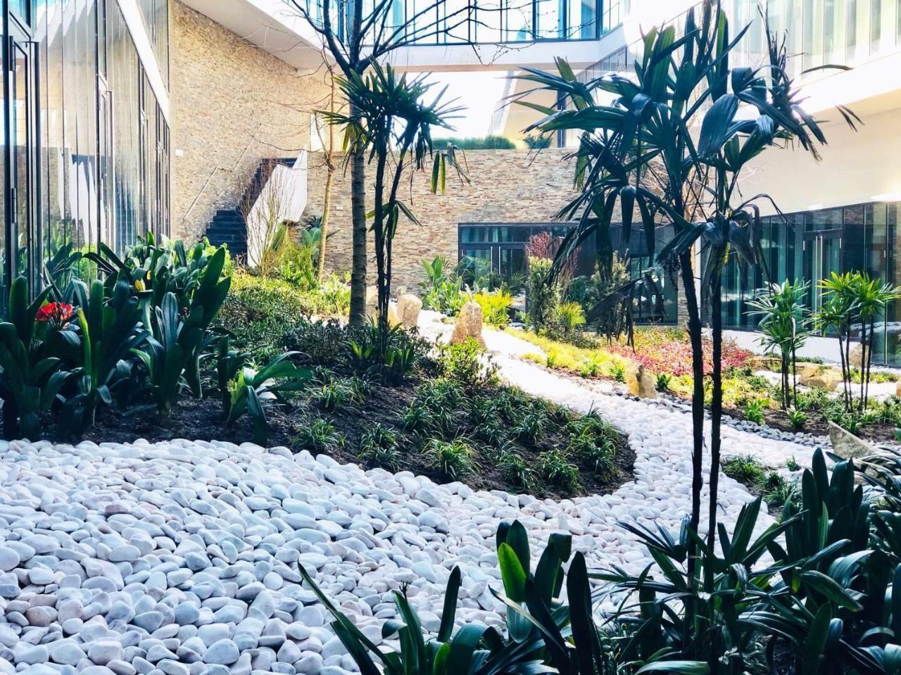 Royal Obidos Scenic Resort Praia del Rei المظهر الخارجي الصورة The courtyard of the hospital